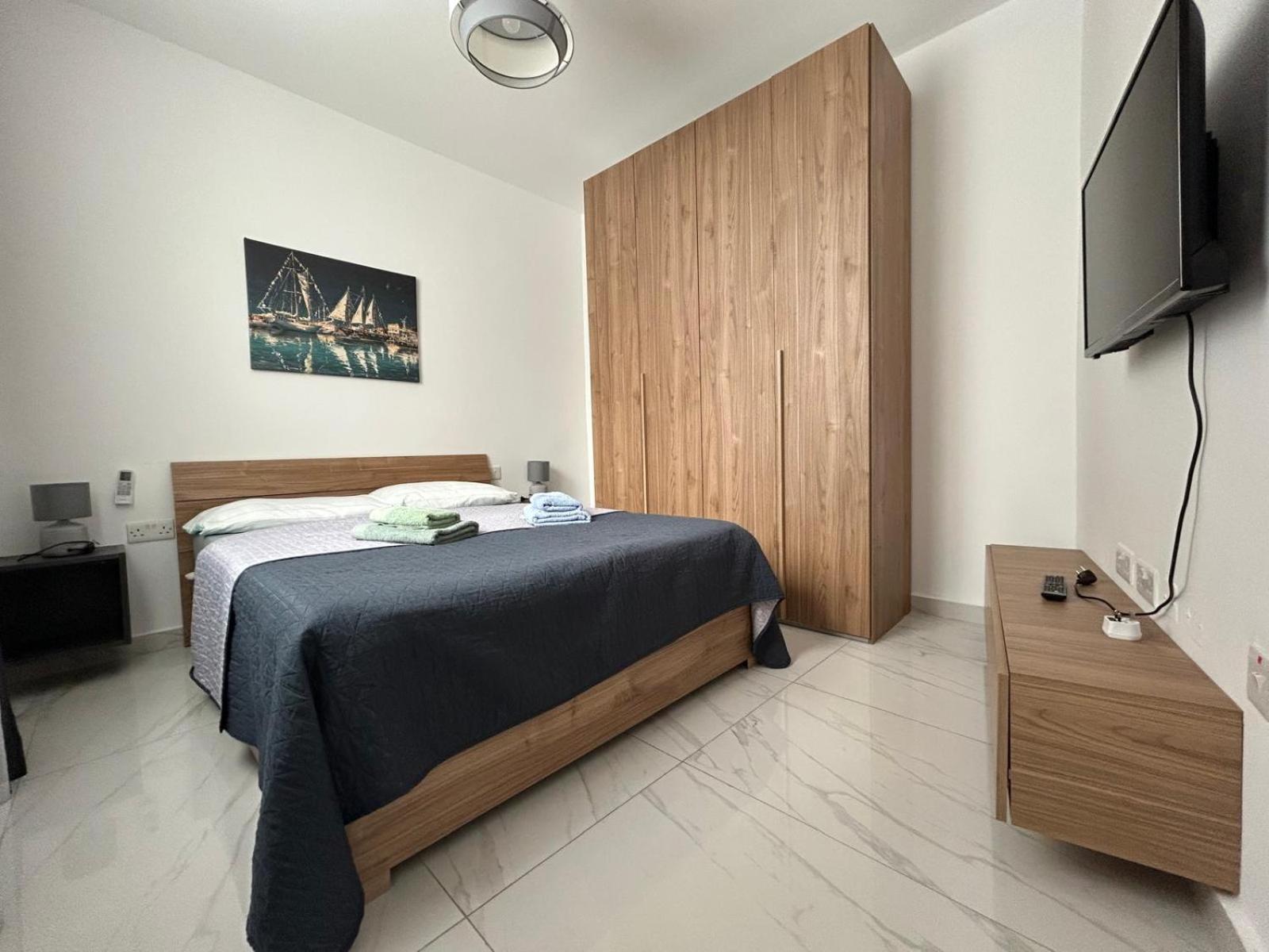 Exceptional 3-Bedroom Apartment, Sliema - Tigne Point! Экстерьер фото