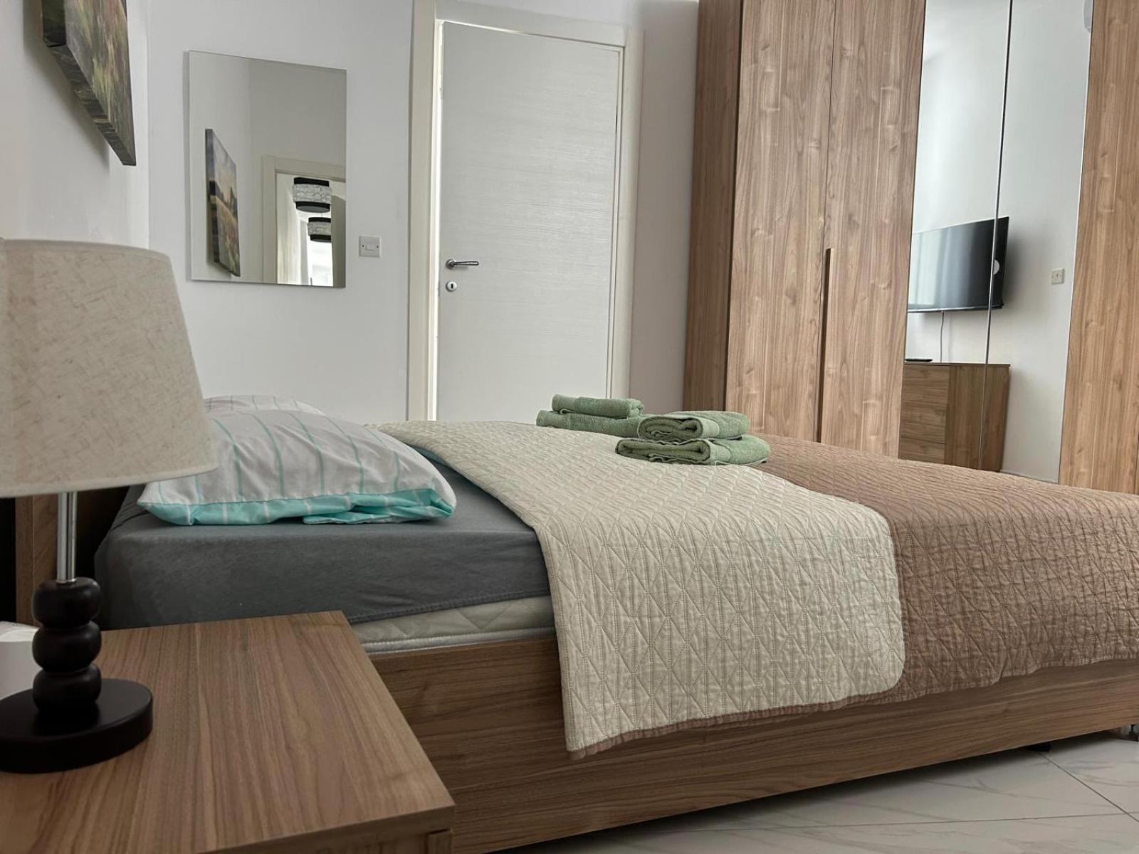 Exceptional 3-Bedroom Apartment, Sliema - Tigne Point! Экстерьер фото